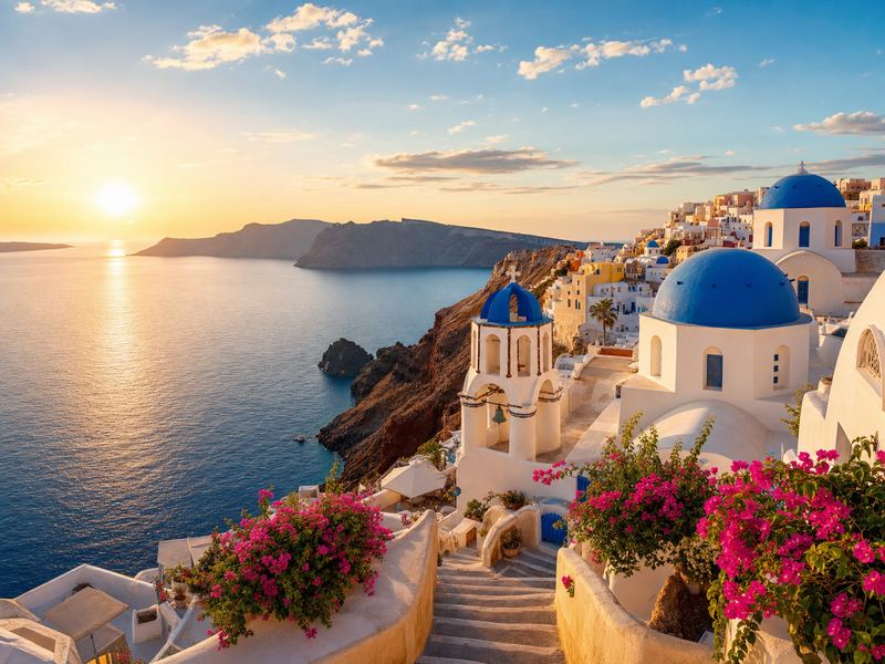 Mediterranean luxury cruise — Santorini, Greece with cruise ship